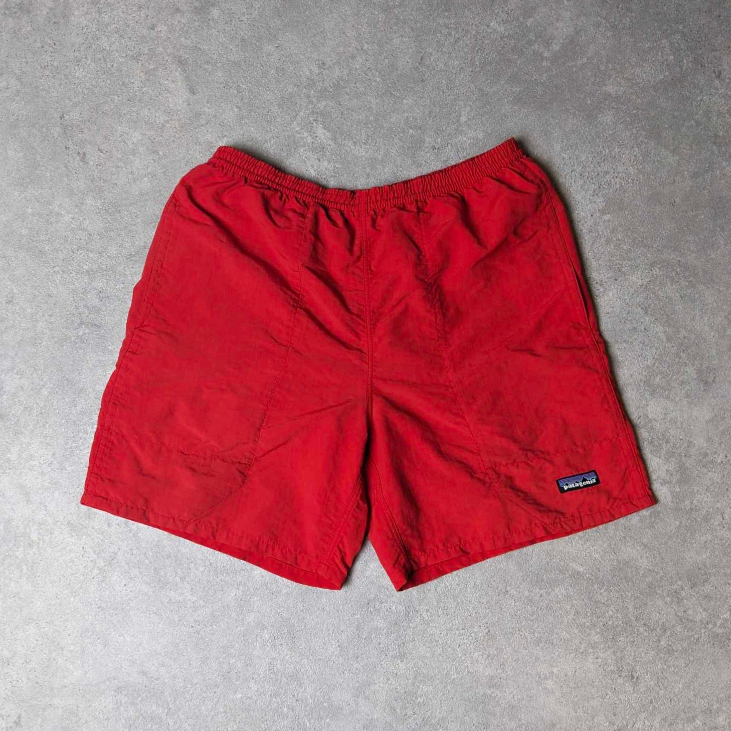 Patagonia 7 baggies in red small