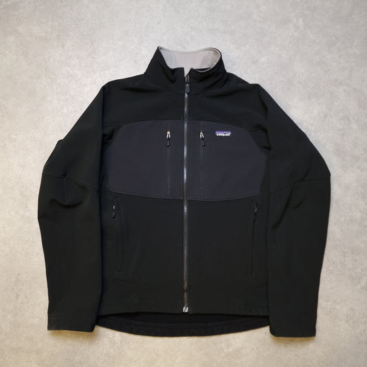 Patagonia soft shell jacket in black - medium