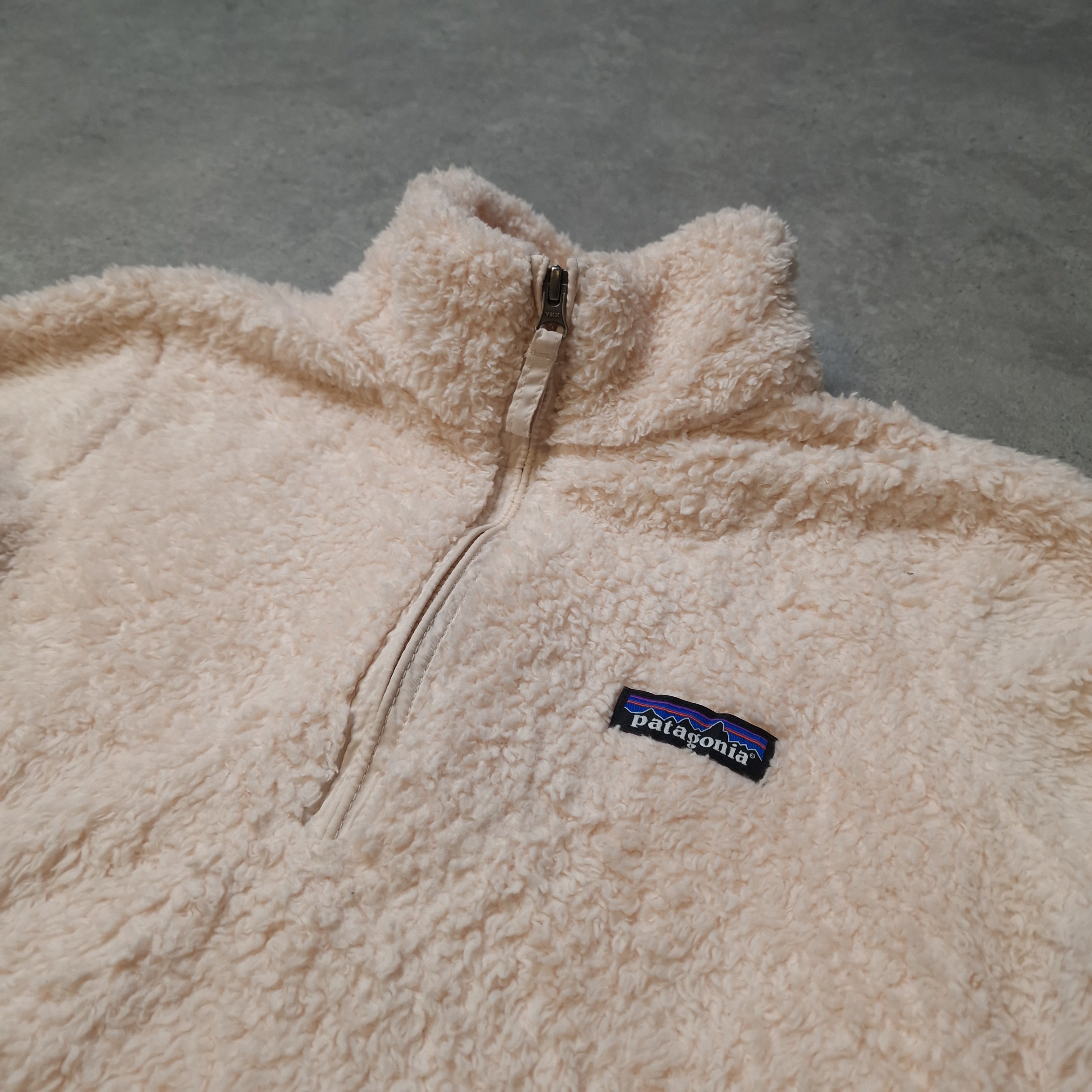 Patagonia 1 4 zip fluffy fleece in cream Women s small