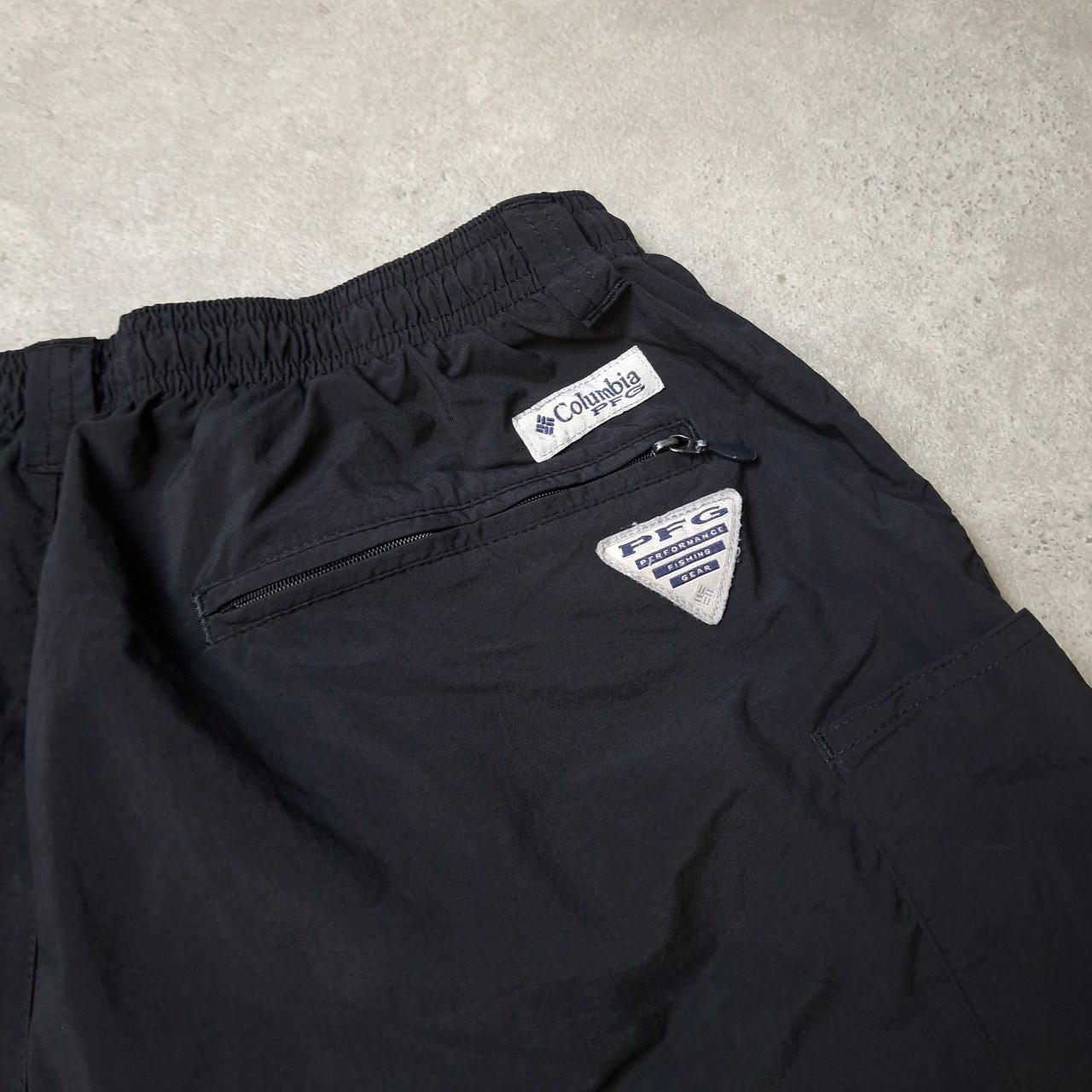 Columbia PFG shorts in black small overthehill