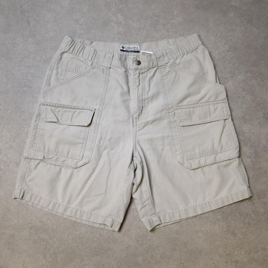 Columbia carg shorts in cream - medium